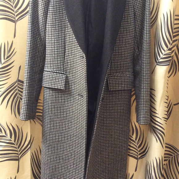 BCBG MAXAZRIA wool houndstooth coat - Picture 5 of 11